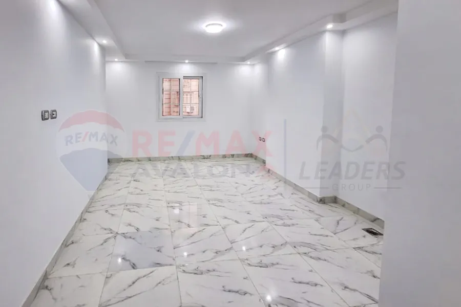 شقة للايجار 100 م سموحة (ش بهاء الدين الغتوري)