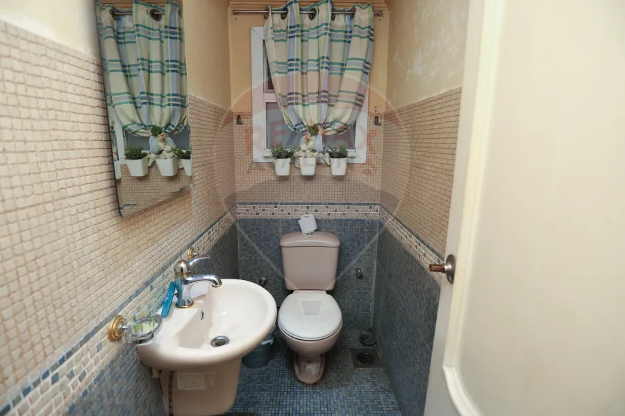 شقة للبيع 240 م سابا باشا (ش ابراهيم الحلبي)