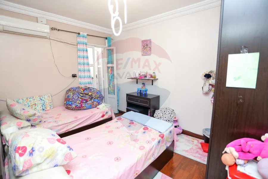 شقة للبيع 100 م ميامي (ش 45 خطوات من البحر)