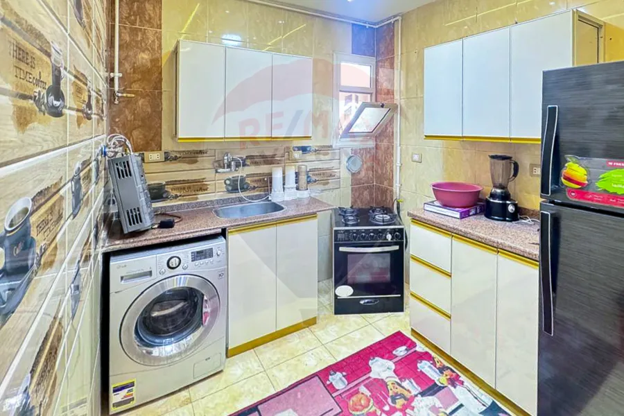 شقة للايجار 180 م ميامي (خطوات من ش العيسوي و البحر)