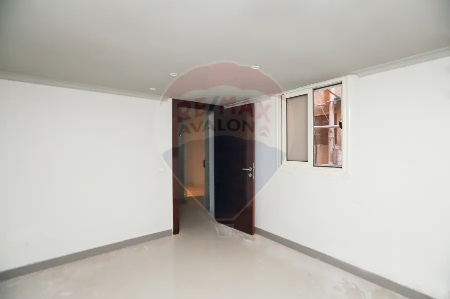 Shop for rent 260 m Stanly (Sec Num from the sea )