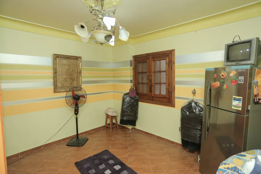 شقة للبيع 140م جناكليس (خلف BTM - خطوات من شارع ابو قير)