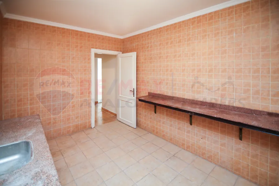 Apartment for rent 200 m Smouha (Albert El Awal St.)