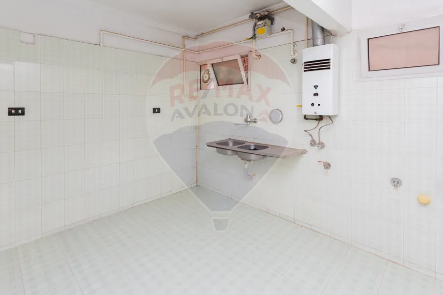 شقة للبيع 122 م سموحة (ابراج هيئة التدريس)