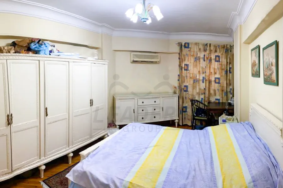 شقه للايجار 250 م جناكليس (ش ابو قير)