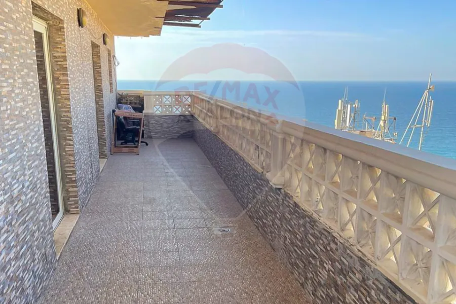 شقة للبيع 500 م سبورتنج (ثاني نمرة من البحر)