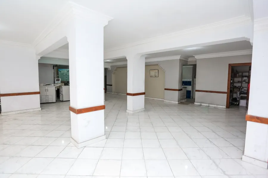 Commercial Unit for rent 400 m agricultural road directly