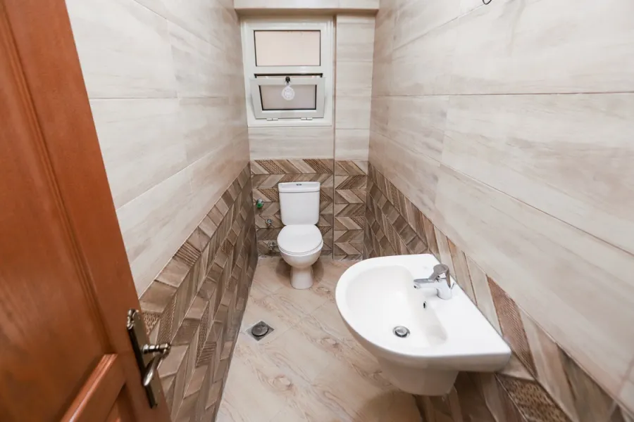 مكتب للايجار 120م جناكليس (ش أبو قير الرئيسي)