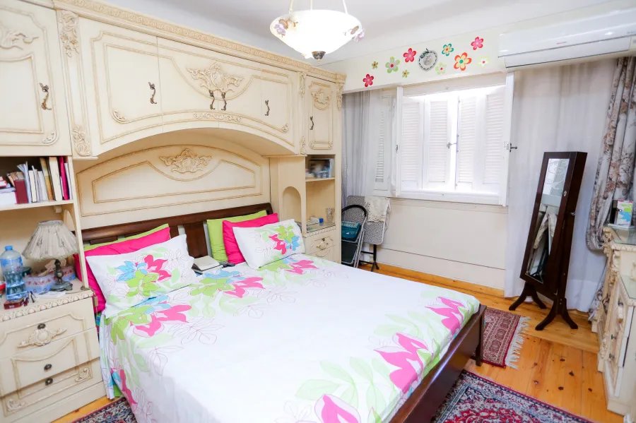 Apartment for sale 175 m Zezinia (Steps from foursesone)