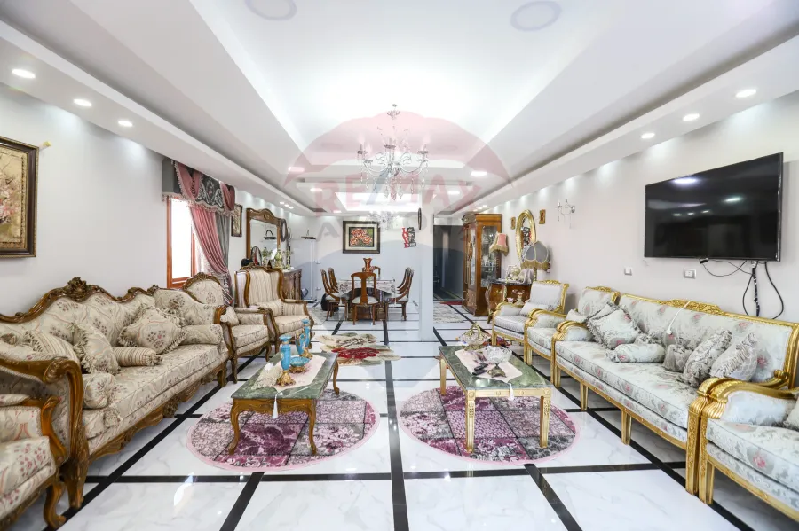 شقة للبيع 400 م سبورتنج ( شارع احمد علام  )