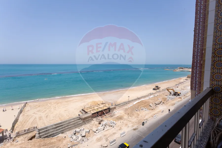 Apartment for sale 140 m Al-Assafra (Directly on the sea)