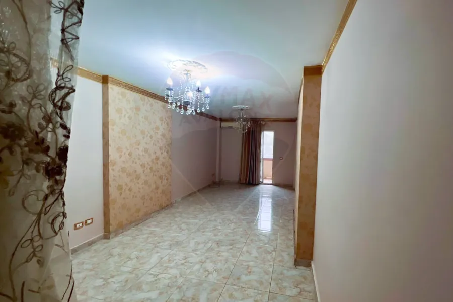 شقة للايجار 120 م  صافى ثروت (ش عبد الحميد الديب)