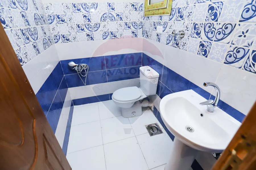 شقه للبيع  135 م  ميامى ( ش اسكند ابراهيم - خطوات من البحر )