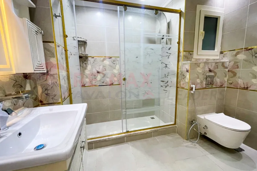 Apartment for sale 350 s in Camp Caesar (directly on the sea)