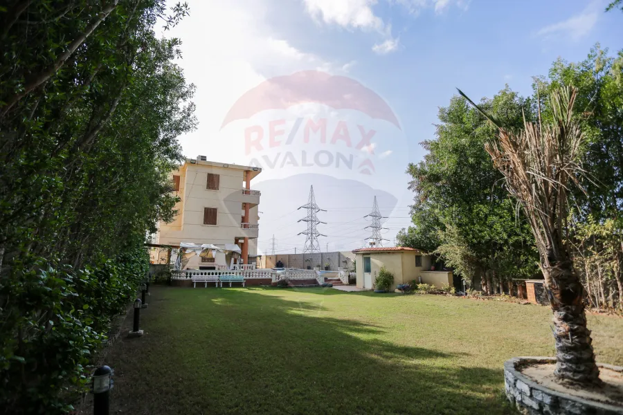 Stand Alone Villa for sale 1,008 m King Mariout