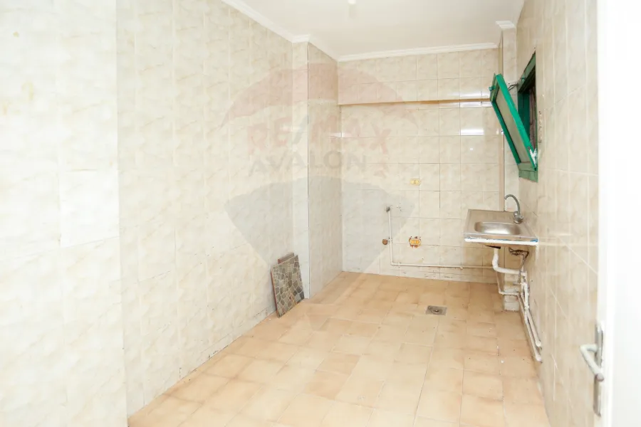 apartment for Sale 160 m Saba Basha (next to Al-Mirghani Palace)