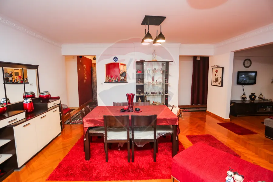 شقة للبيع 150 م سموحة (شارع ألبرت الاول - كومبوند البارون )