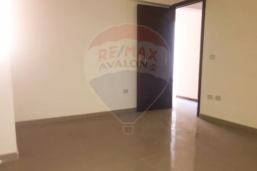 شقة للإيجار 135 م (ترام - الوزارة)