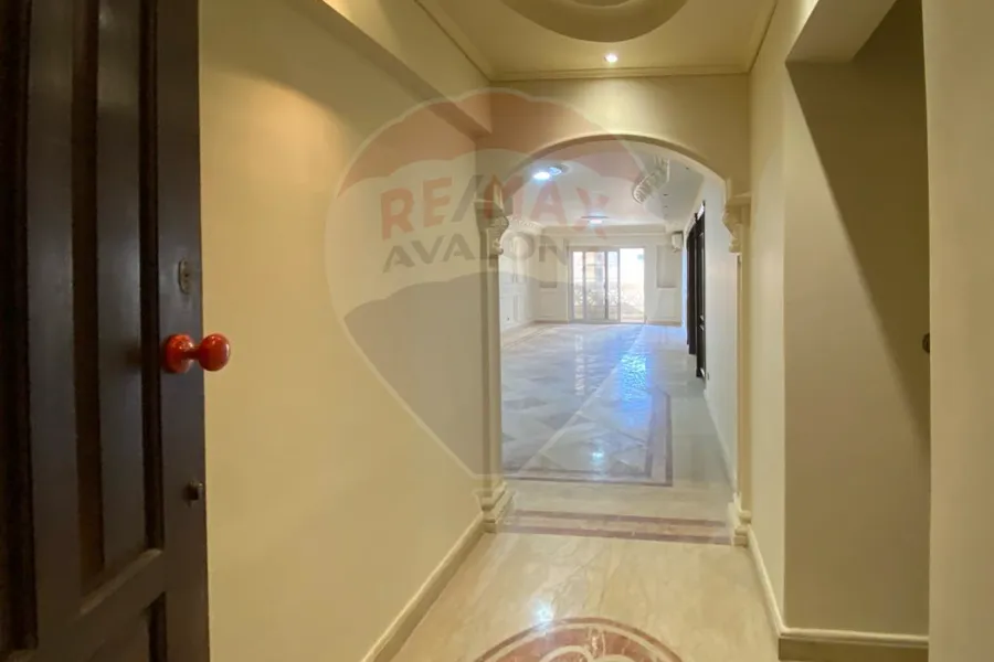 شقة للبيع 190 م  وابور المياة  (ش محمد مسعود)