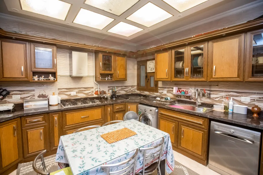 شقة للبيع  293 م لوران (ش عبد السلام عرف - عمارة براند )