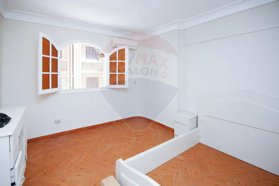 شقة للبيع 160 م سبورتنج (ش أحمد علام)