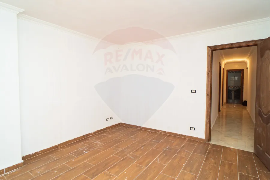 Apartment For Sale 170 m Elmontazah (Al Malik St.- Royal Plaza Compound)