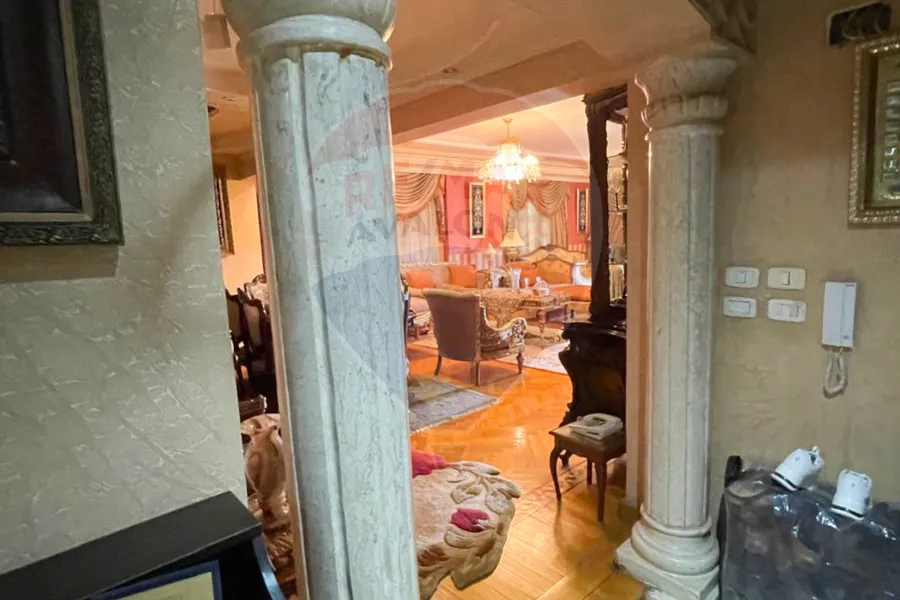 شقة للبيع 216 م سموحة (ش أدمون فريمون)