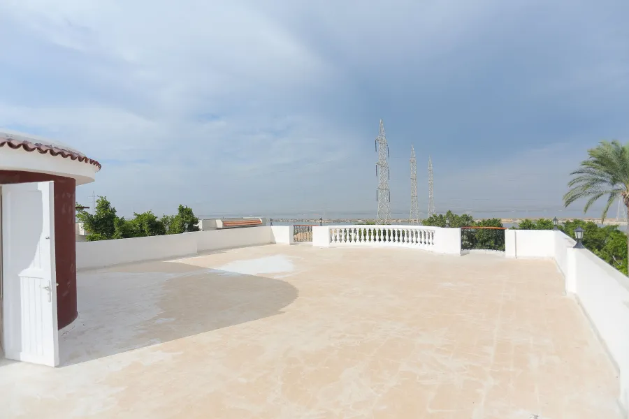 فيلا مستقلة للبيع 1435م كينج مريوط  (ش قرطبة)