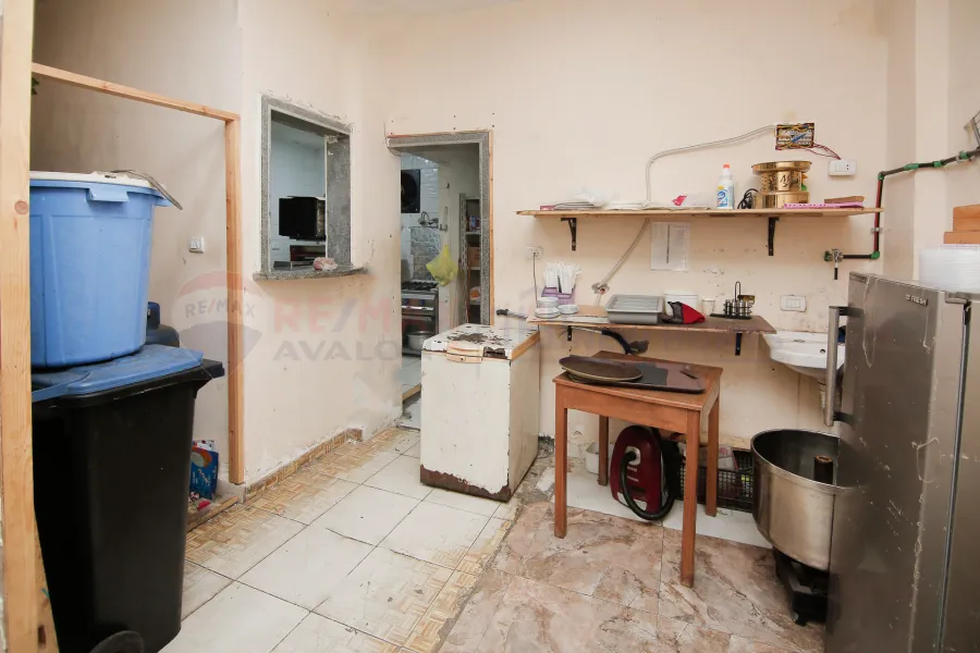 محل للإيجار المفروش أرضى 100م+ صندرة الإبراهيمية (على البحر مباشرة )