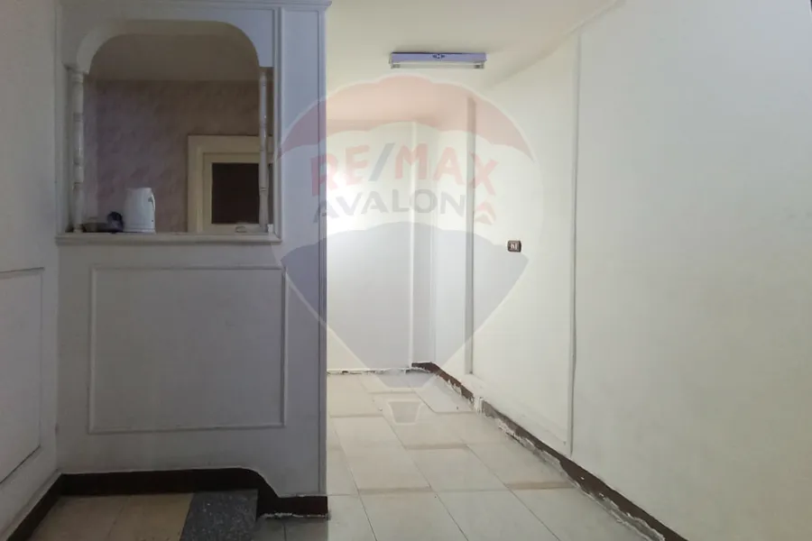 محل للايجار 50 م كامب شيزار (ش هليوبوليس)