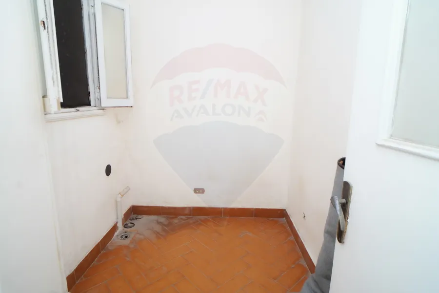 شقة إدارى او سكنى للبيع 75 م صافى الشاطبى (ش هيرودت)