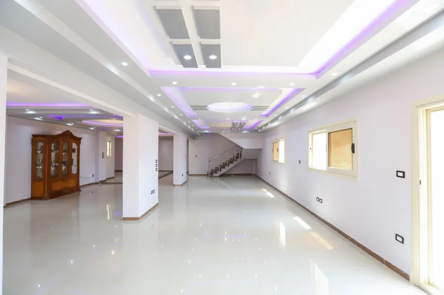 شقة دوبليكس للبيع 650م رشدي (متفرع من عبد الحميد العبادي)