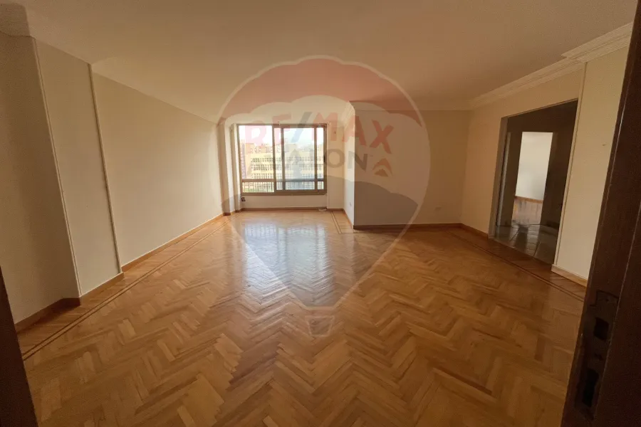 شقة للبيع 120م سموحة (ش عصام حلمي)