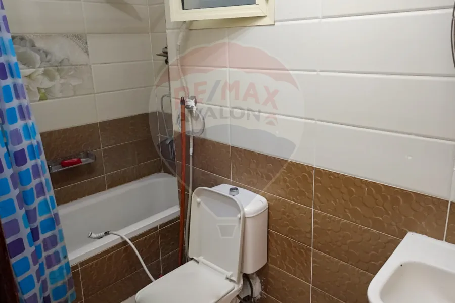 شقة للبيع 110 م كامب شيزار (جانبي بحر)