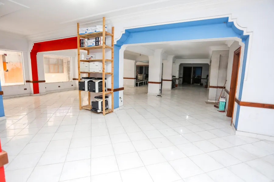 Commercial Unit for rent 400 m agricultural road directly