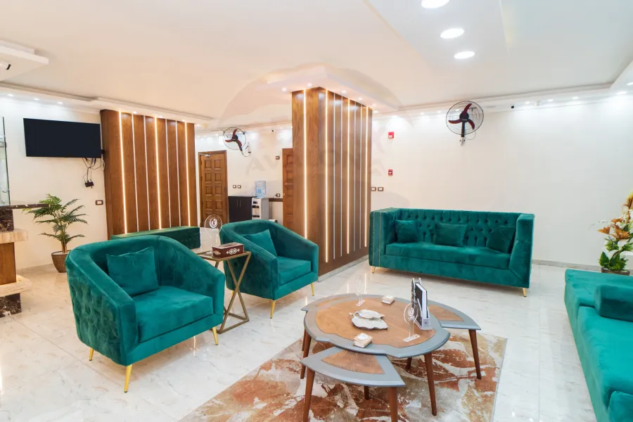 Administrative apartment for sale 400 m Lauran (Abu Qir main st)