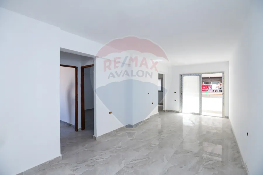 شقة للبيع 120 م محرم بك ( كمباوند سما )