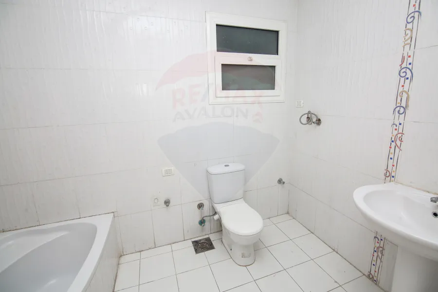 شقة للبيع 200 م سموحة (ش ادمون فريمون)