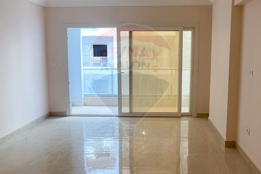 شقه للايجار 202 م سموحه  ( جراند فيو )