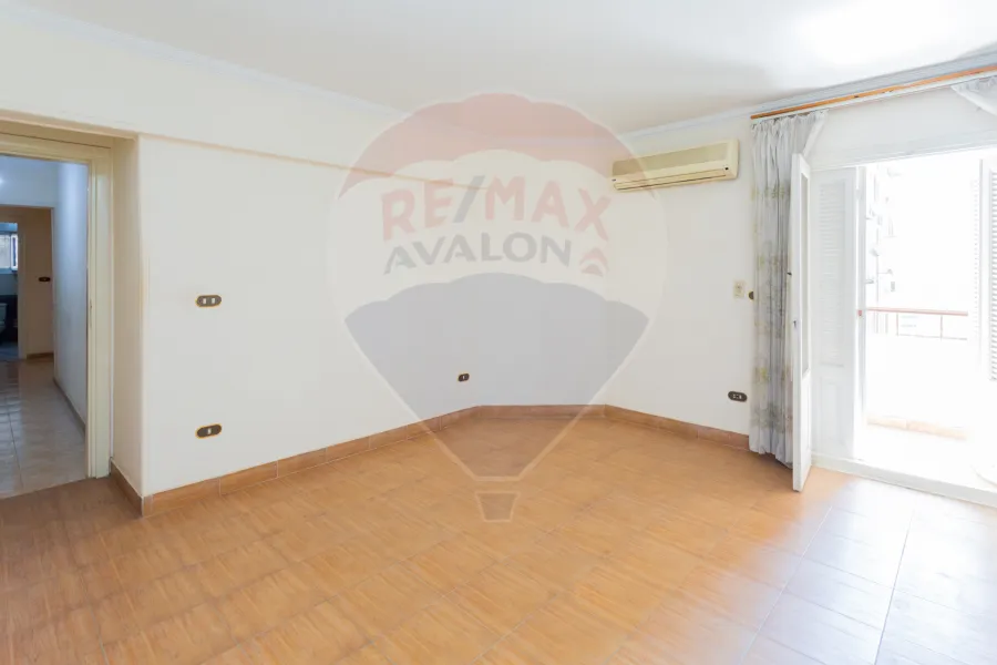 شقه للبيع 149 م سموحة (ابراج السرايا امام جرين بلازا)