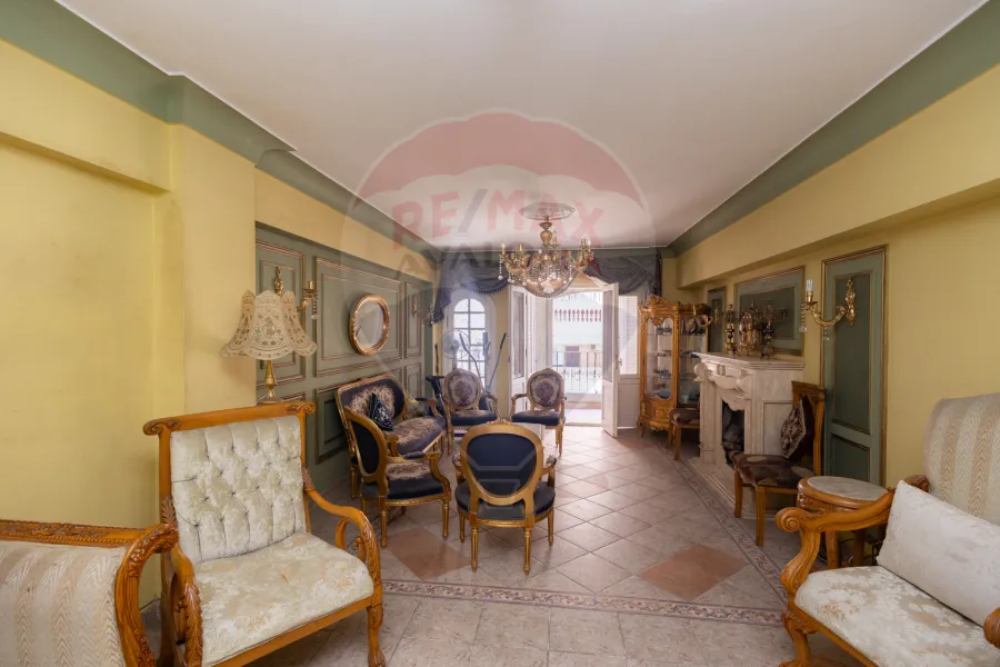 شقة للايجار المفروش 195 م سموحة (ش بهاء الدين الغتوري)