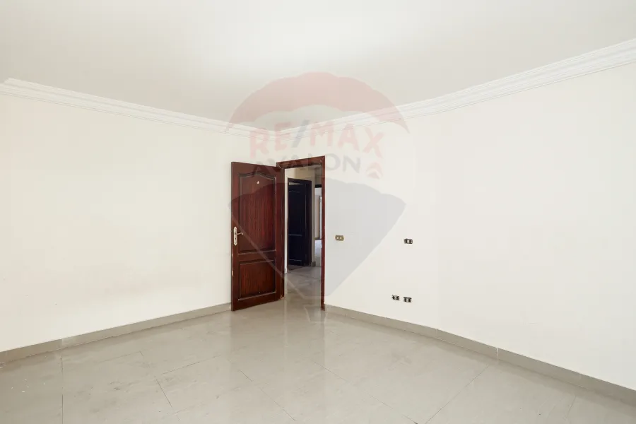 شقة للإيجار 170 م سموحة (دوران فيكتور عمانويل)