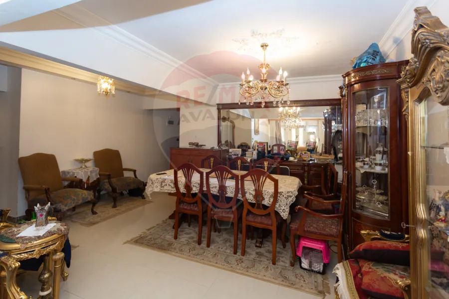 شقة للبيع 130 م ميامي (شارع إسكندر إبراهيم)