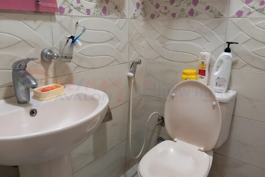 شقة للبيع 160 م بحري ( علي البحر مباشرة )