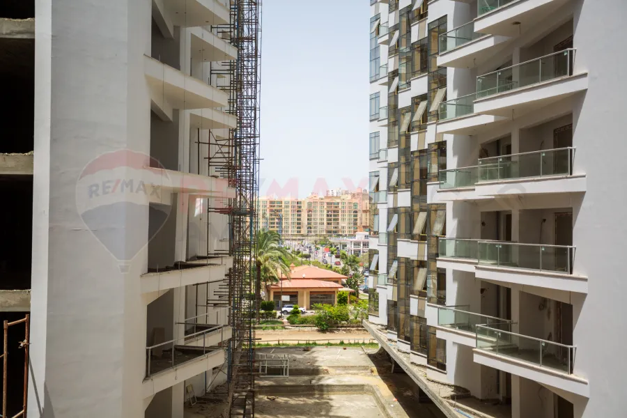 شقة للبيع 193 م سموحة (جراند فيو)