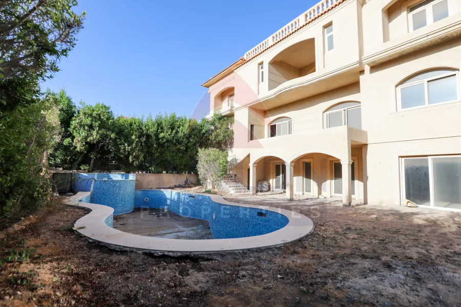 Castle for sale 1200 m King Marriott (Compound AlOrouba Royal)