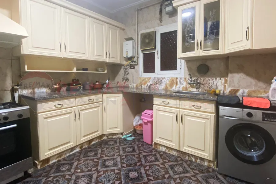 شقة للإيجار المفروش 180 م الحي اللاتيني (ش السلطان حسين - امام ميدان الخرطوم)