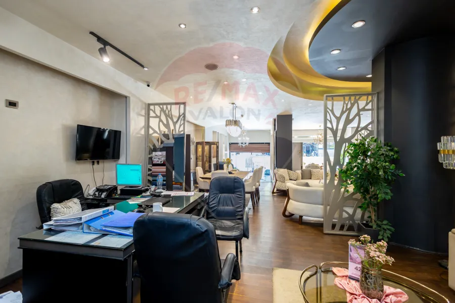 Shop for rent 600 m Louran (directly on the tram)