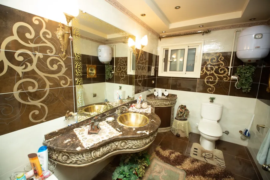 شقة للبيع 277م جليم(علي الترام مباشرة)