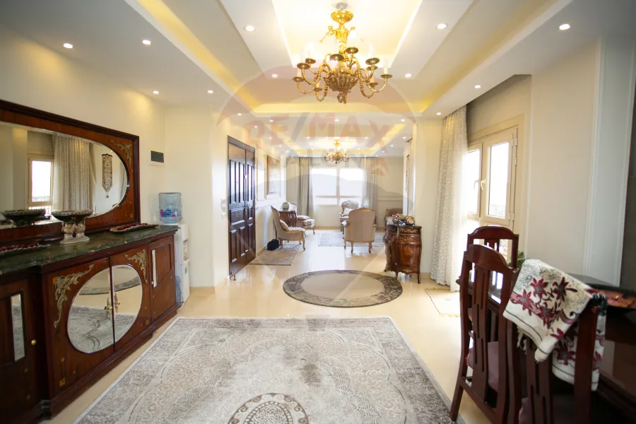 شقة للبيع 245 م كليوباترا (ش علم الدين)